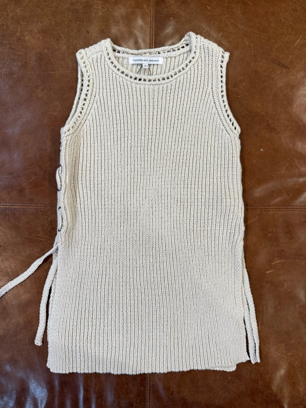 cupcakes & cashmere Cream Knit Sleeveless Side-Tie Tunic
